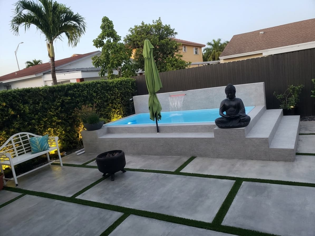Nova fiberglass pool