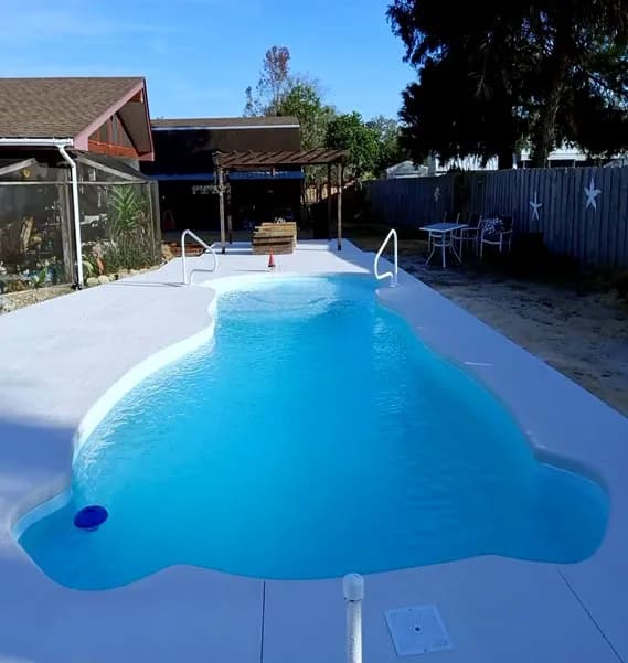Roatan Beach fiberglass pool