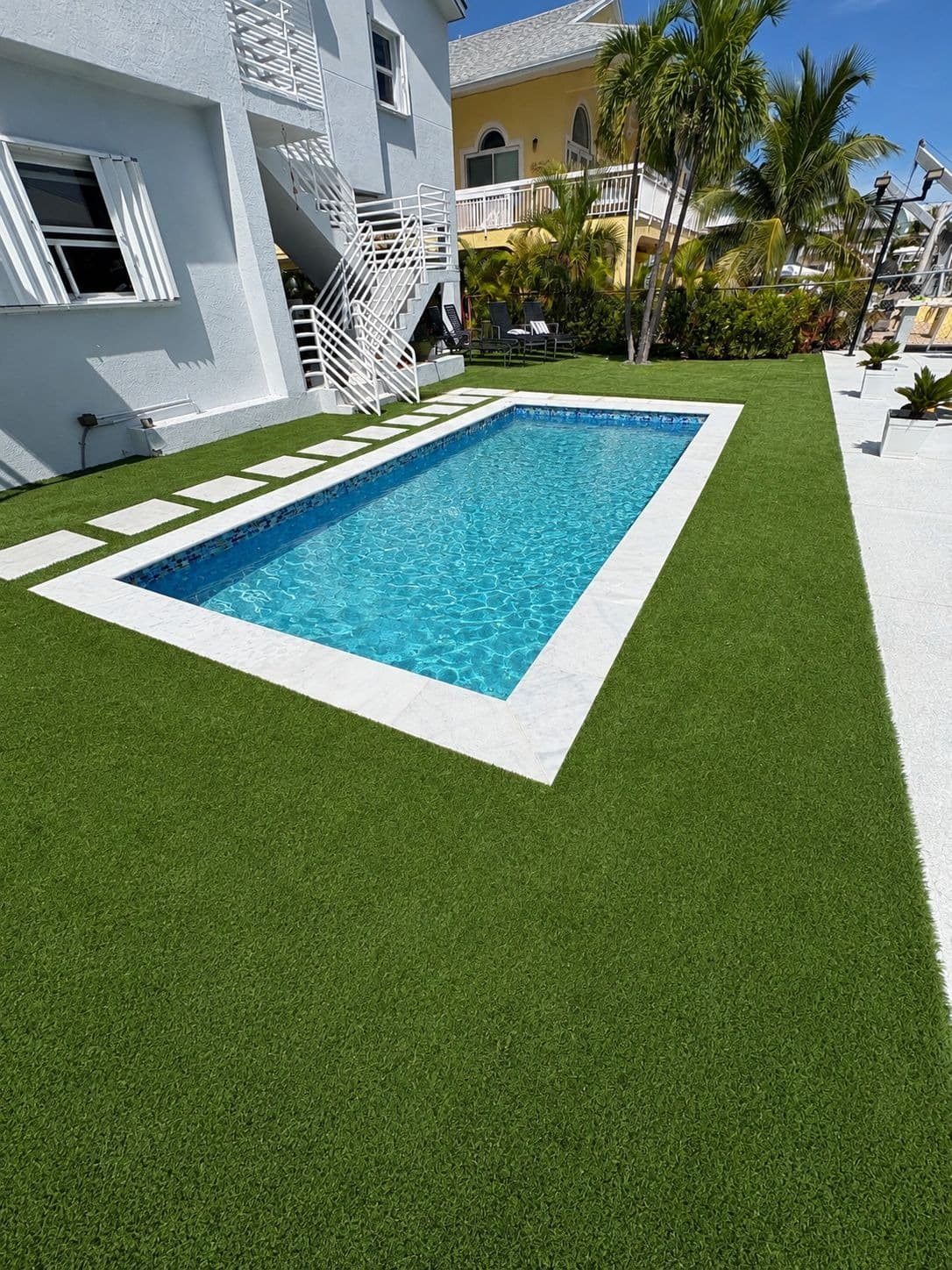Solaris fiberglass pool