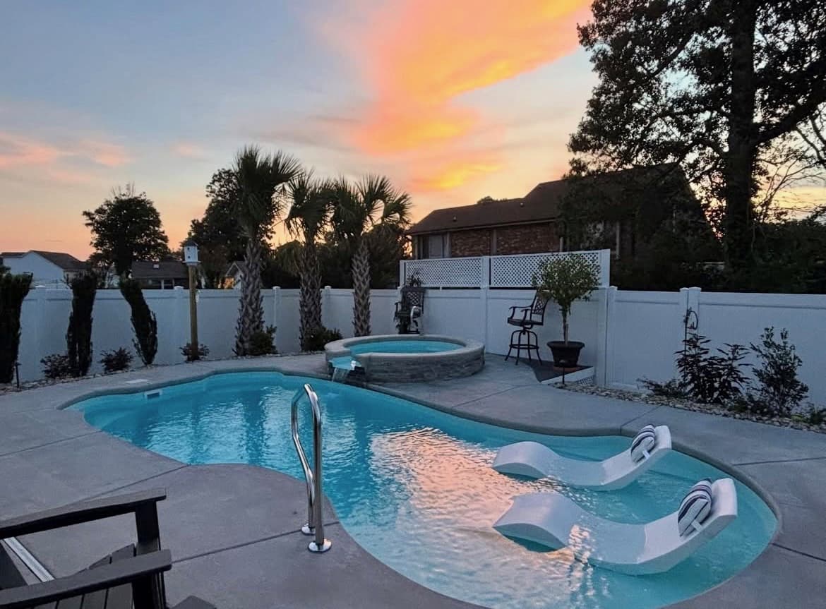 Fiberglass vs Concrete vs Vinyl Pools